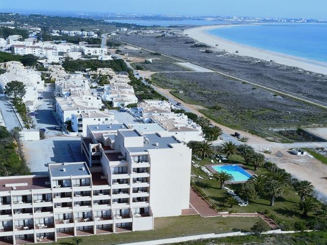 Dom Pedro Meia Praia Beach Club Hotel