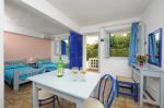 Iris Beach Apartments Picture 3