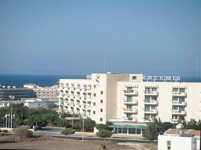 Artemis Hotel & Apartments
