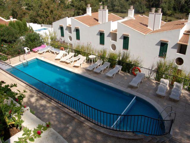Desmais Apartments