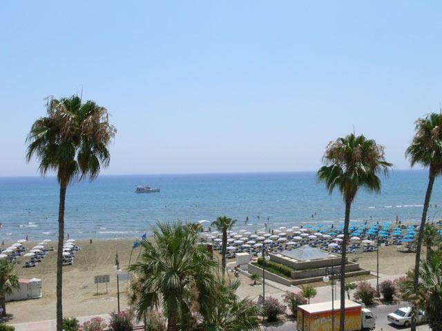 Les Palmiers Hotel