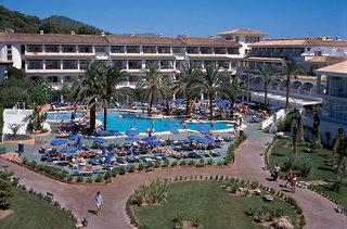 Beach Club Font De Sa Cala Hotel