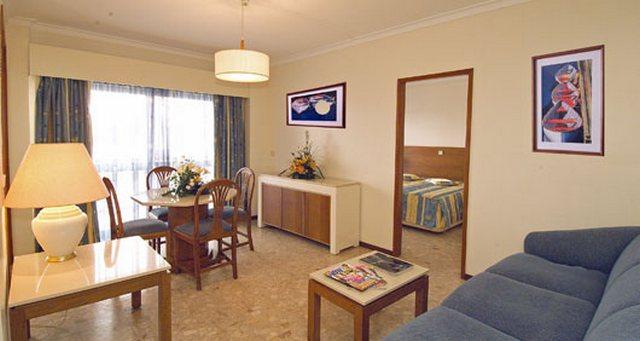 praia vau aparthotel algarve