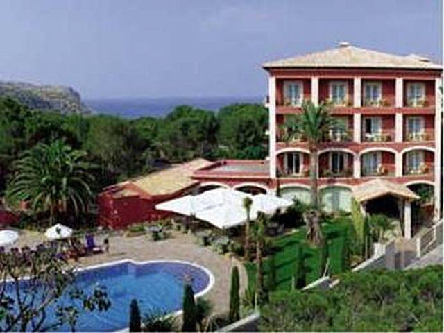Cala Sant Vicenc Hotel