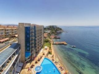 Charisma De Luxe Hotel
