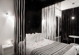 Five Hotel