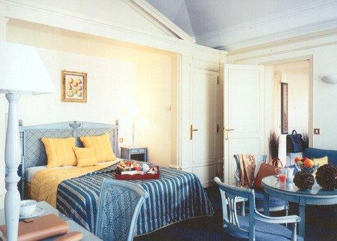 Royal Arc De Triomphe Hotel