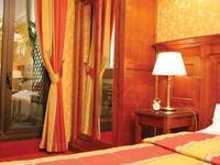 Viator Hotel