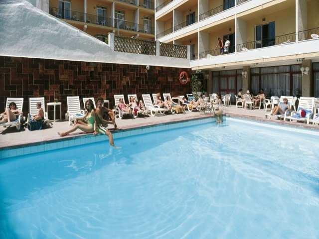 Calma Hotel