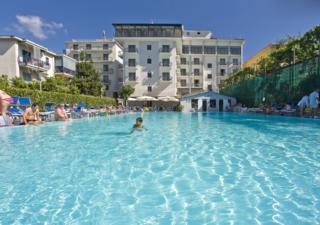 Grand Flora Hotel
