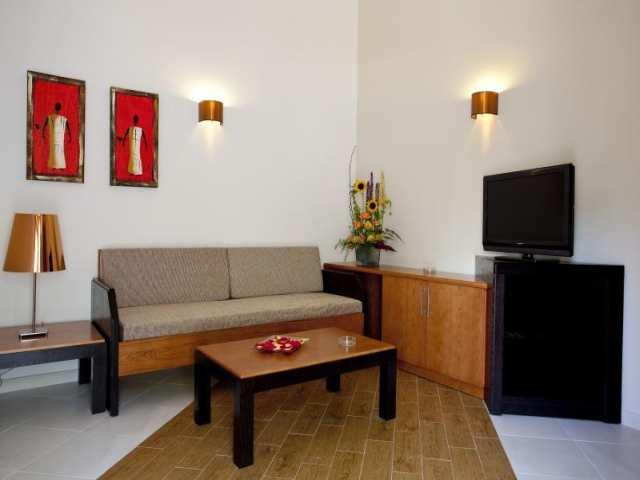 Miraflor Park Bungalows