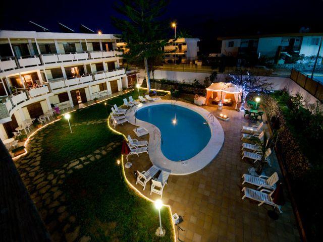 Los Nardos Hotel