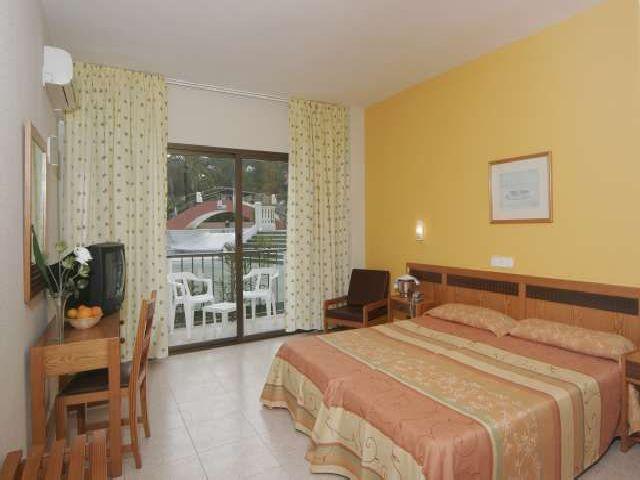 Azuline Mar Amantis I & II Hotel