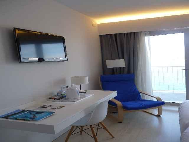 Rey Carlos III Hotel
