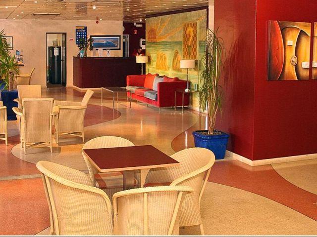 Club Amarilis Apartments
