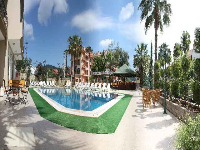 Club Dorado Apartments