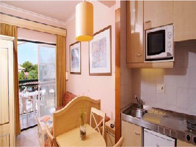 Viva Menorca Aparthotel