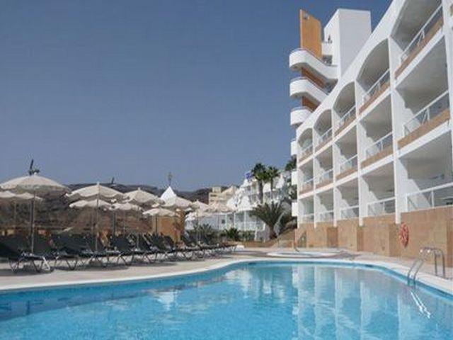 Altair Apartments