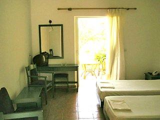 Three Stars Hotel