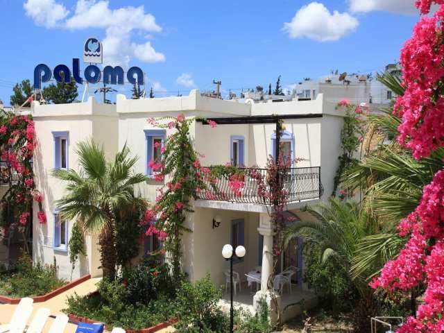 Club Paloma Apartments