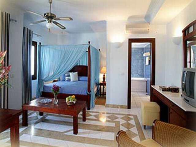 Petinos Beach Hotel