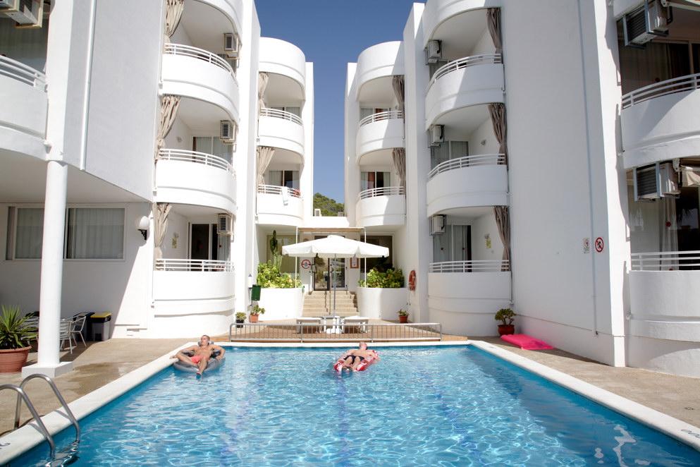 El Coto Apartments