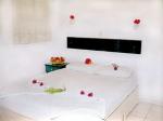 La Maison Apartments Picture 7