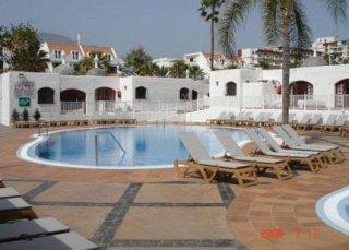 Parque Cristobal Apartments