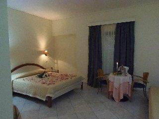 Yakinthos Hotel