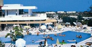 Iris Aparthotel