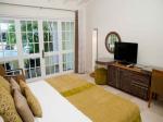Island Inn Hotel Picture 6