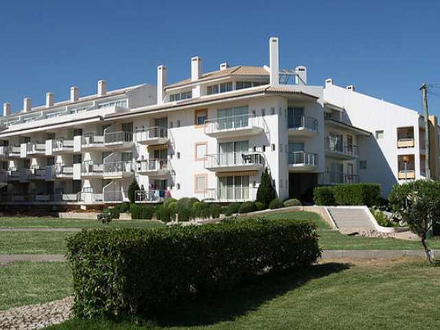 Golden Club Apartments