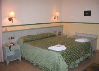 Cambridge Hotel