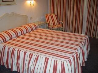 Commodore Hotel