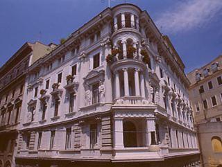 Le Petit Hotel