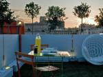 Orange Hotel Picture 4