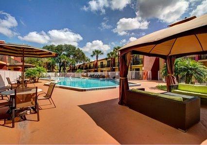 Clarion Inn & Suites at International Drive