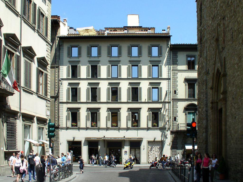 Laurus Hotel
