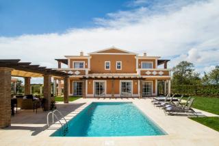 Book Colina da Lapa Apartments online
