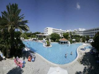 Book Avanti Hotel online