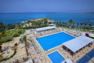 Book Queens Bay Hotel online