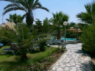 Book Saadia Hotel online