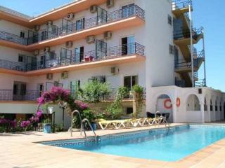 Book Carmen Teresa Hotel online