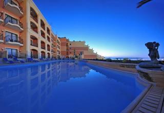 Book Grand Hotel online