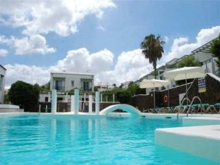 Book Guacimeta Apartments online