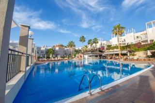 Book Los Olivos Beach Resort online