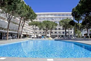 Photograph of Best Oasis Park Hotel