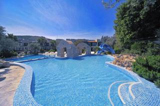 Photograph of Izer Beach Hotel