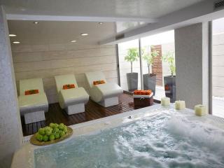 Book HM Jaime III Hotel online