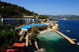 Book Blue Dreams Resort online